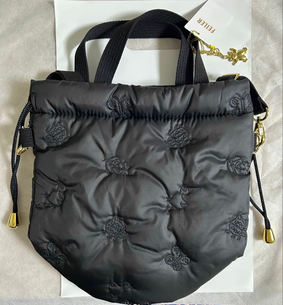 ハイジ 巾着ショルダーバッグ ブラック キルティング フェイラー