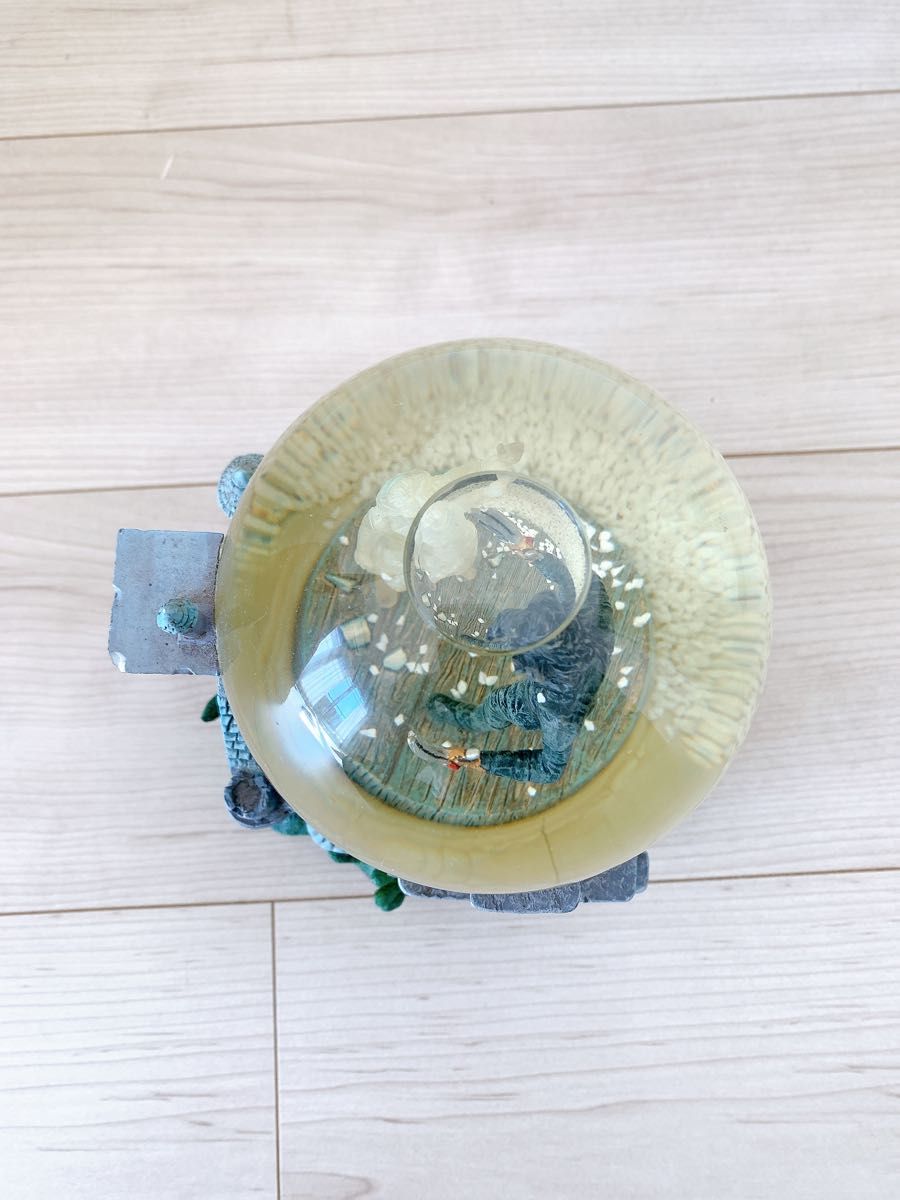 ティムバートン監督 ジョニーデップ主演の映画 シザーハンズのスノー