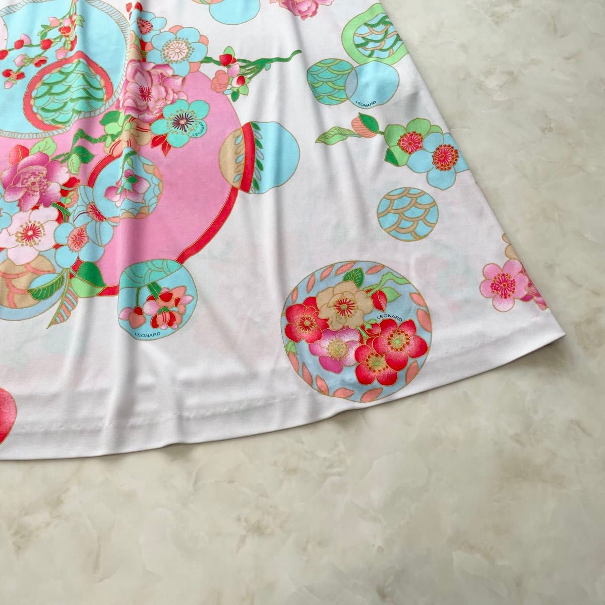 新品】LEONARD レオナール カンカン素材の華やかなワンピース 花柄