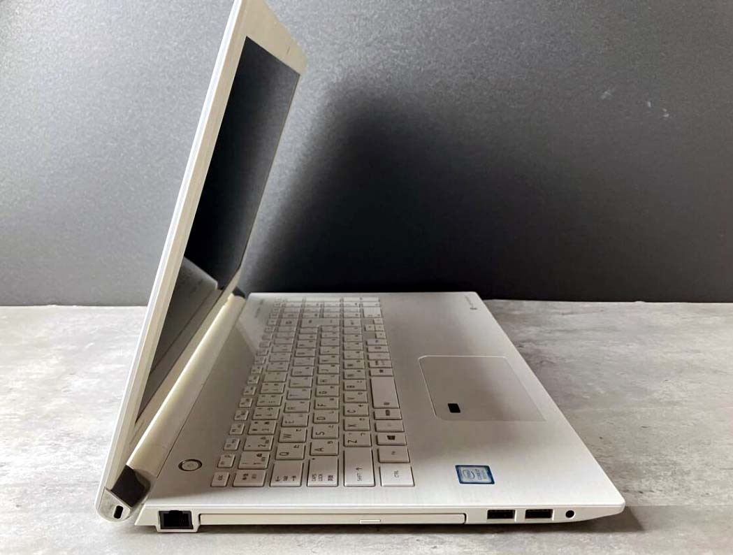 快速 美品 ホワイト dynabook T75FW Core i7-8550U メモリ32GB SSD 2TB