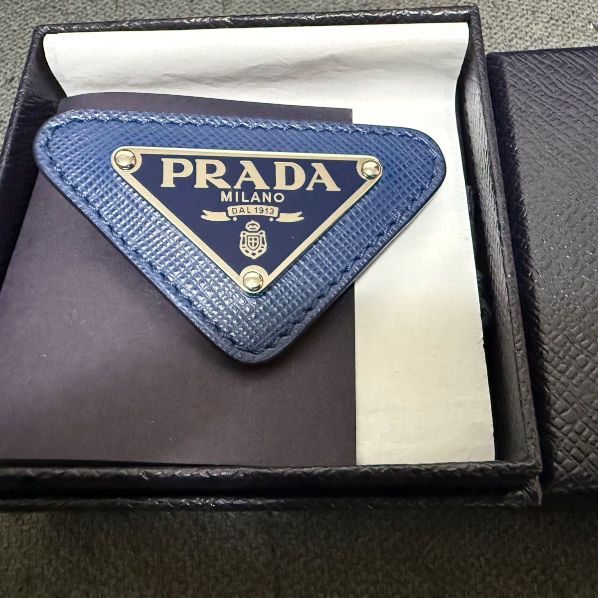 PRADAブローチ 正規品 新品未使用｜Yahoo!フリマ（旧PayPayフリマ）