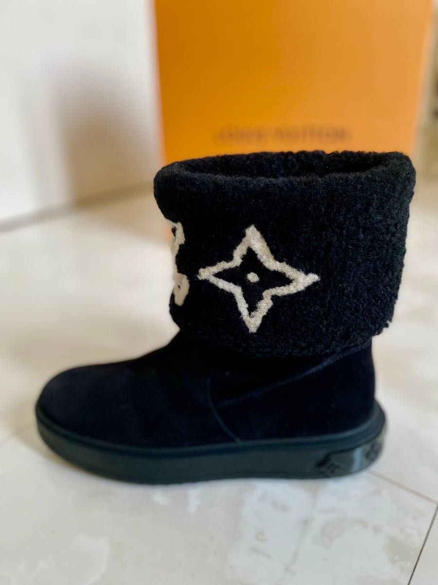 未使用 LOUIS VUITTON スノードロップ ムートン ボア ショート