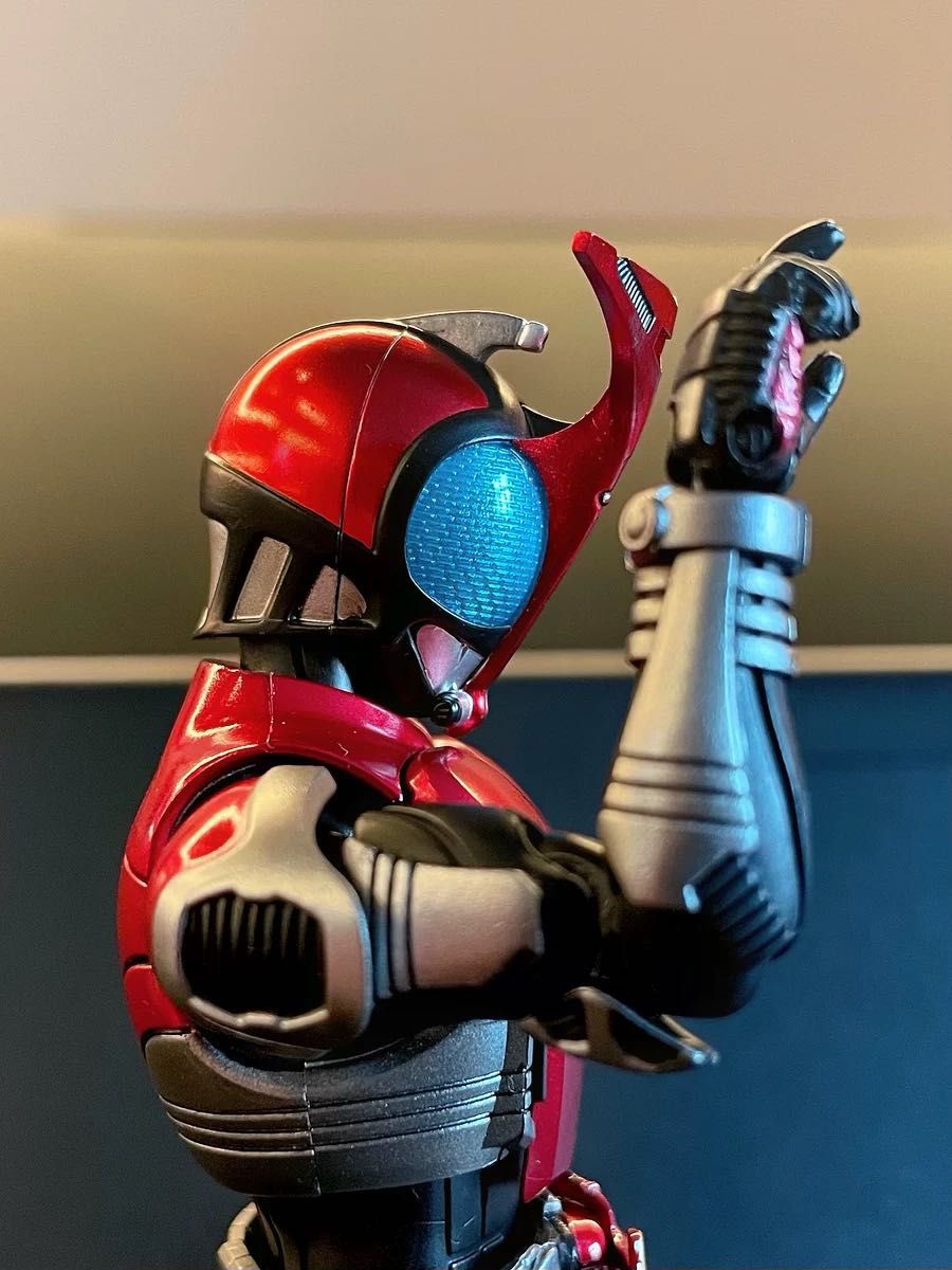 新品】フィギュアーツ真骨彫専用 仮面ライダーカブト 発光ヘッド s h