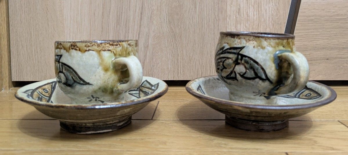 人間国宝 金城次郎 2客セット 壺屋焼 人間国宝 金城次郎作 魚文