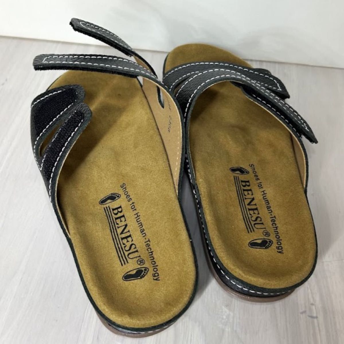 新品 ベネッシュ BENESU 外履きサンダル 24㎝ 009B 黒 ベネシュ