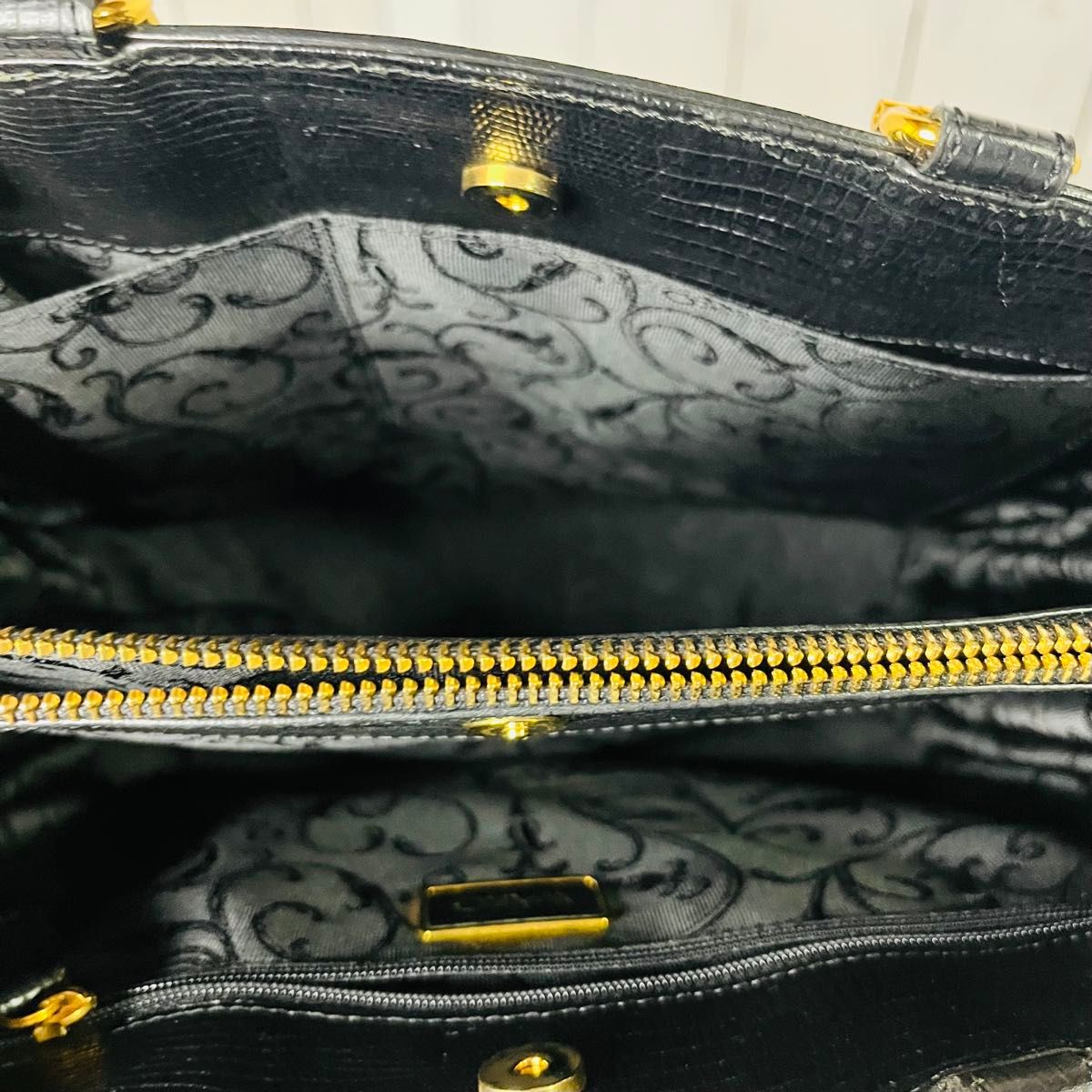 希少 WAKO 銀座和光 ハンドバッグ メタルハンドル クロコ型押し 黒色