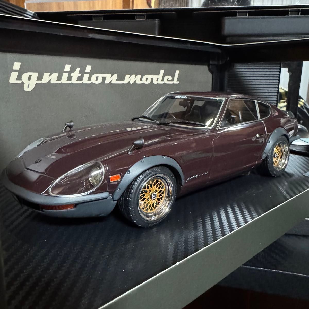 新品未展示品 イグニッションモデル 1/18 日産フェアレディ240ZG