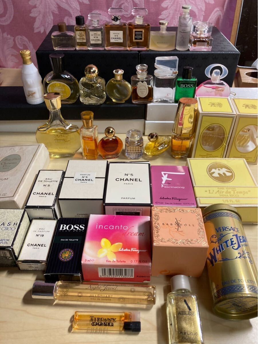 Yahoo!オークション - 1スタ 香水 まとめて 大量セット ミニ香水 ジャ