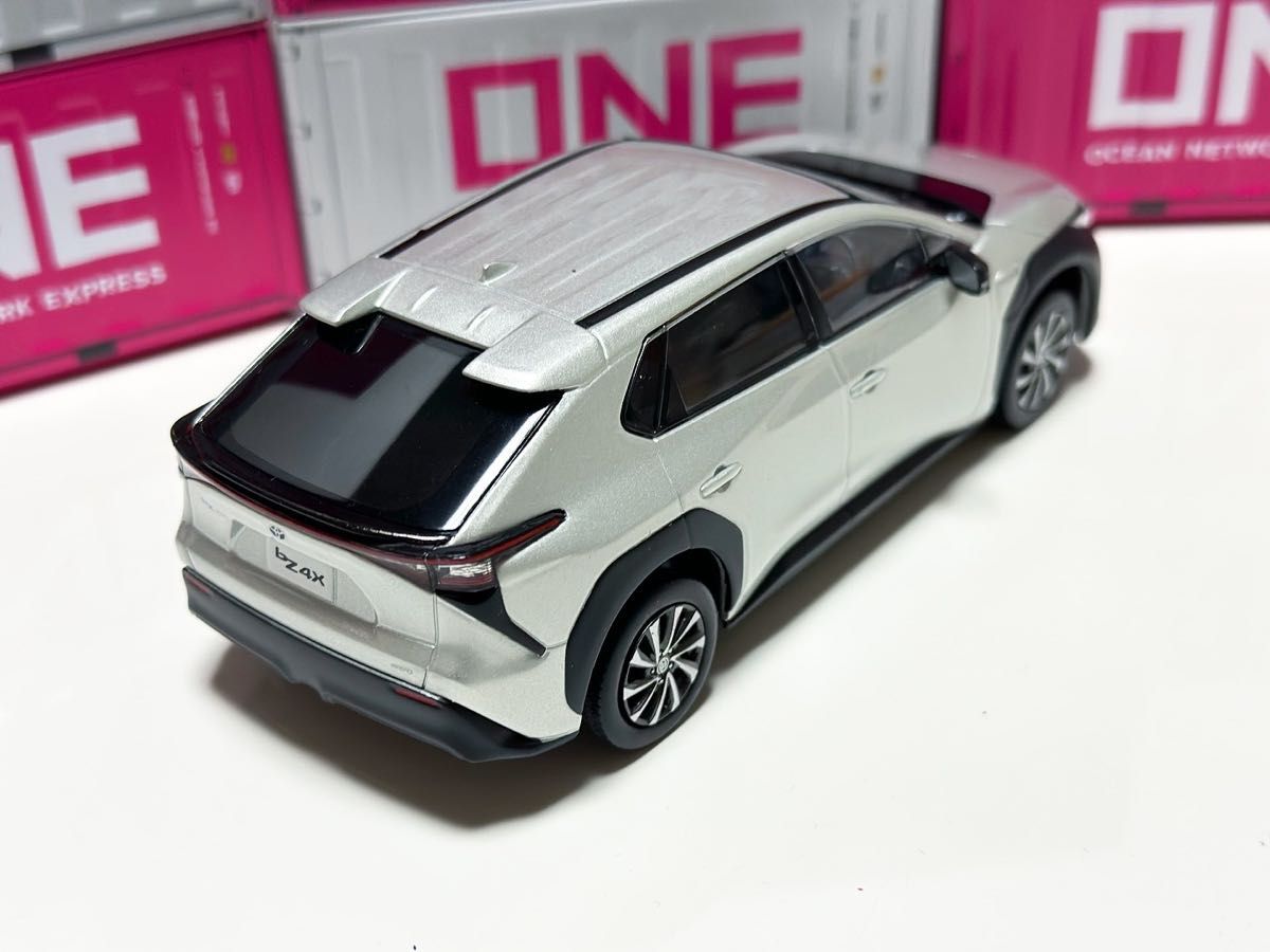 期間限定値下 トヨタ bZ4X プレシャスシルバー 10系 非売品1/30 カラー