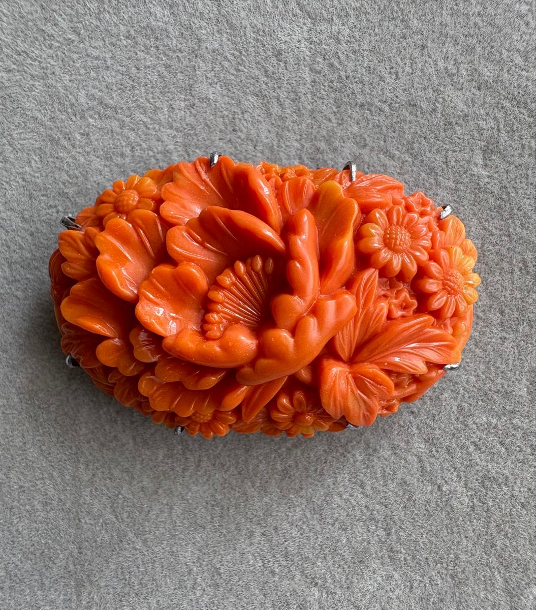 アンティーク赤サンゴ本珊瑚牡丹の花の彫刻帯留め19g