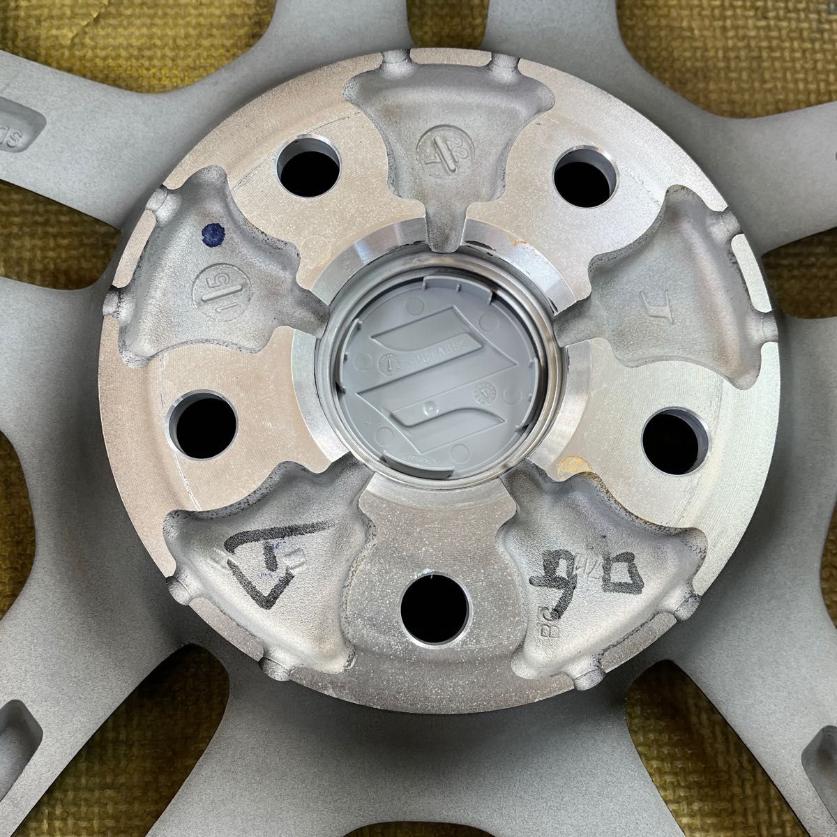 新車外し スズキ ZC33S スイフトスポーツ純正ホイール1本 17インチ6 5J