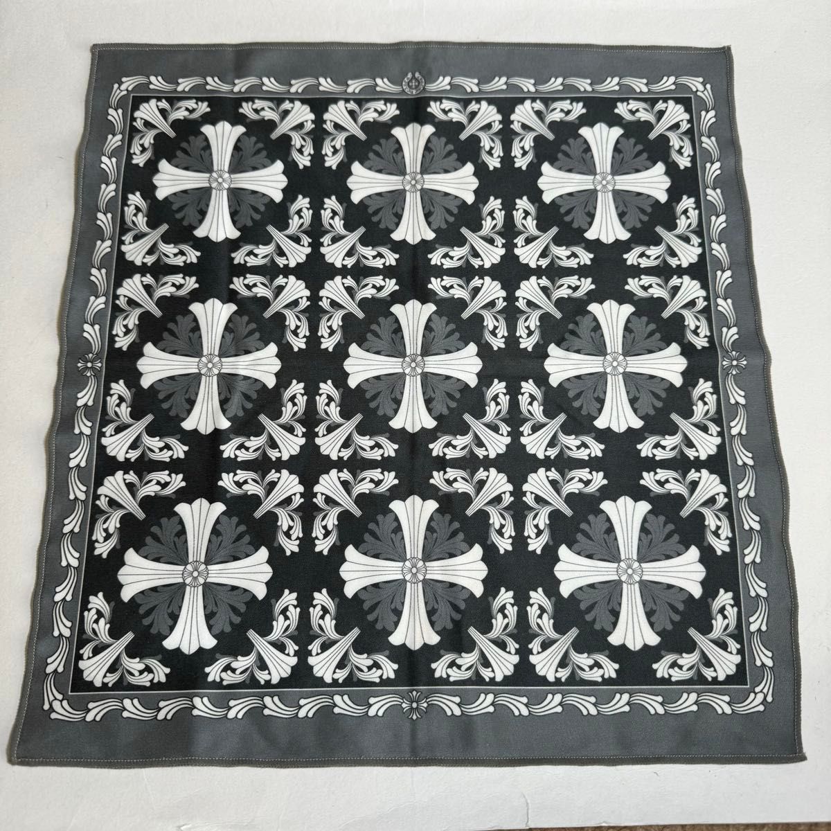 新品 クロムハーツ メガネ拭き バンダナ ハンカチ クロス｜Yahoo