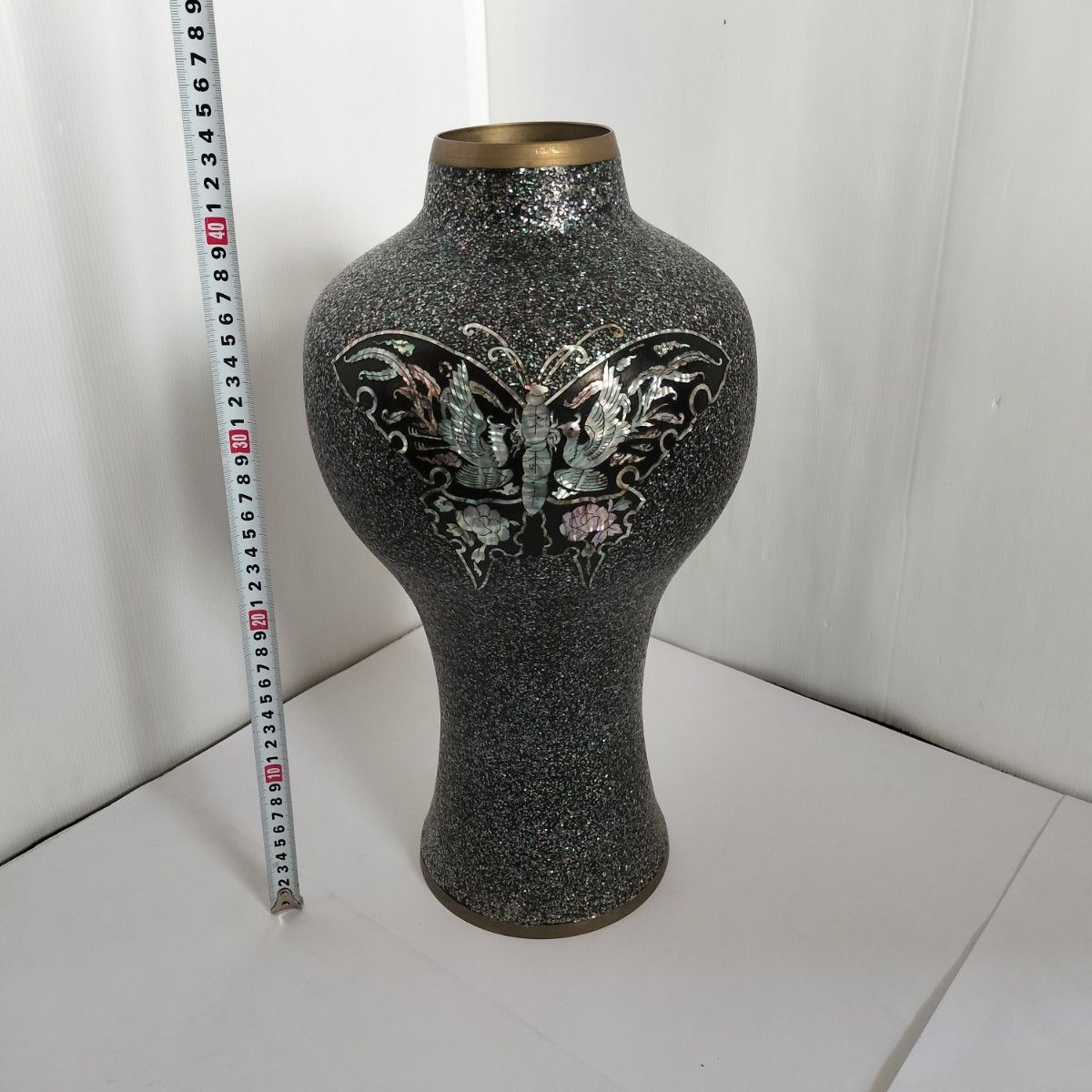 韓国 古美術 灰色と黒の模様の陶芸の壺 韓国 古美術 灰色と黒の模様の