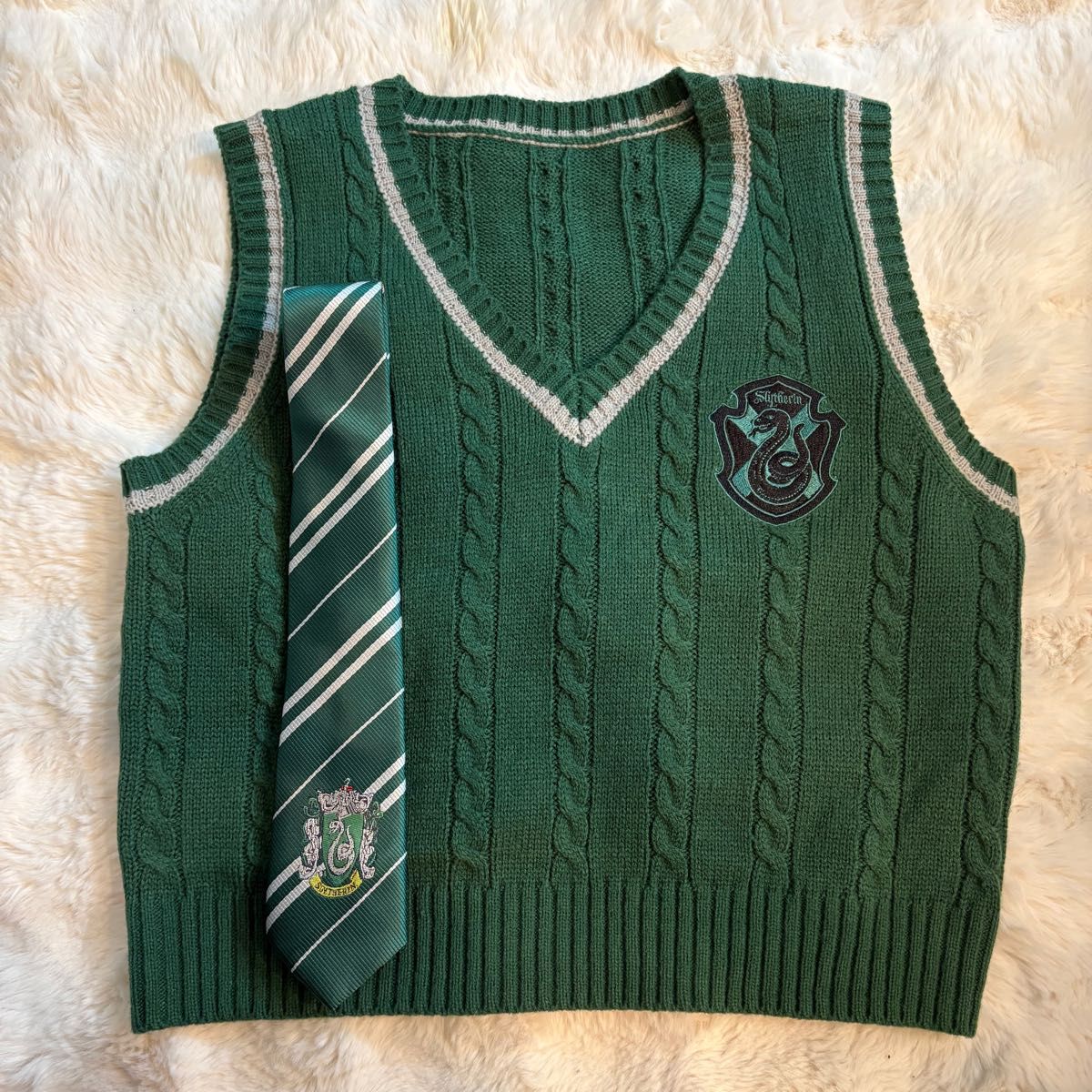 新品 ハリーポッター スタジオツアー スリザリン ニットベスト