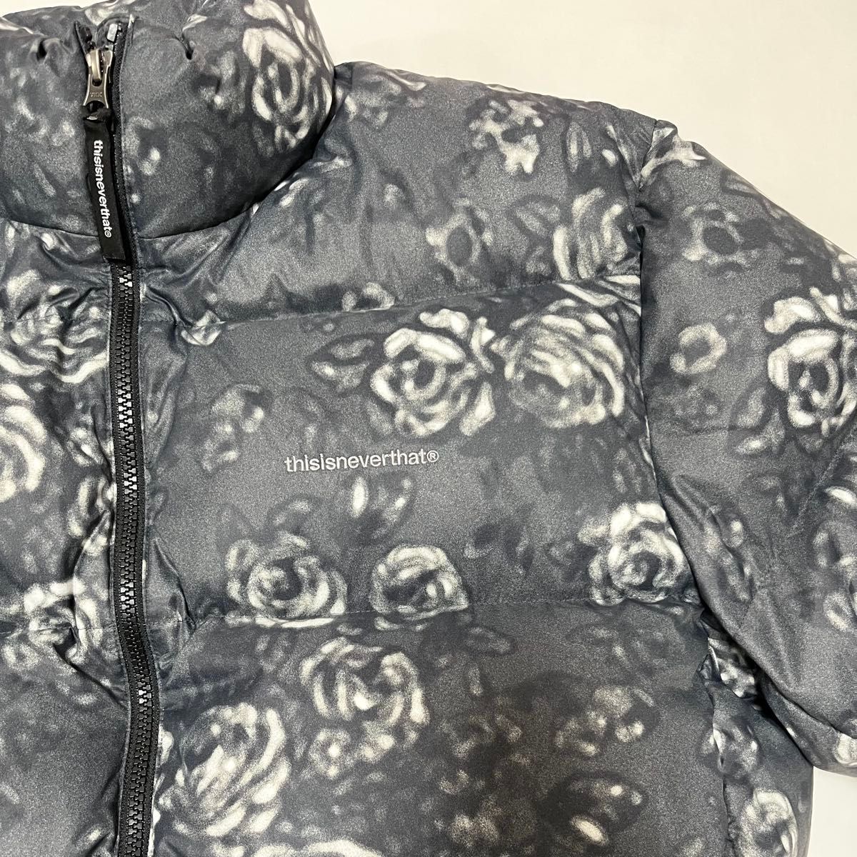 美品】thisisneverthat ネバザ 花柄ダウンジャケット グレー｜Yahoo