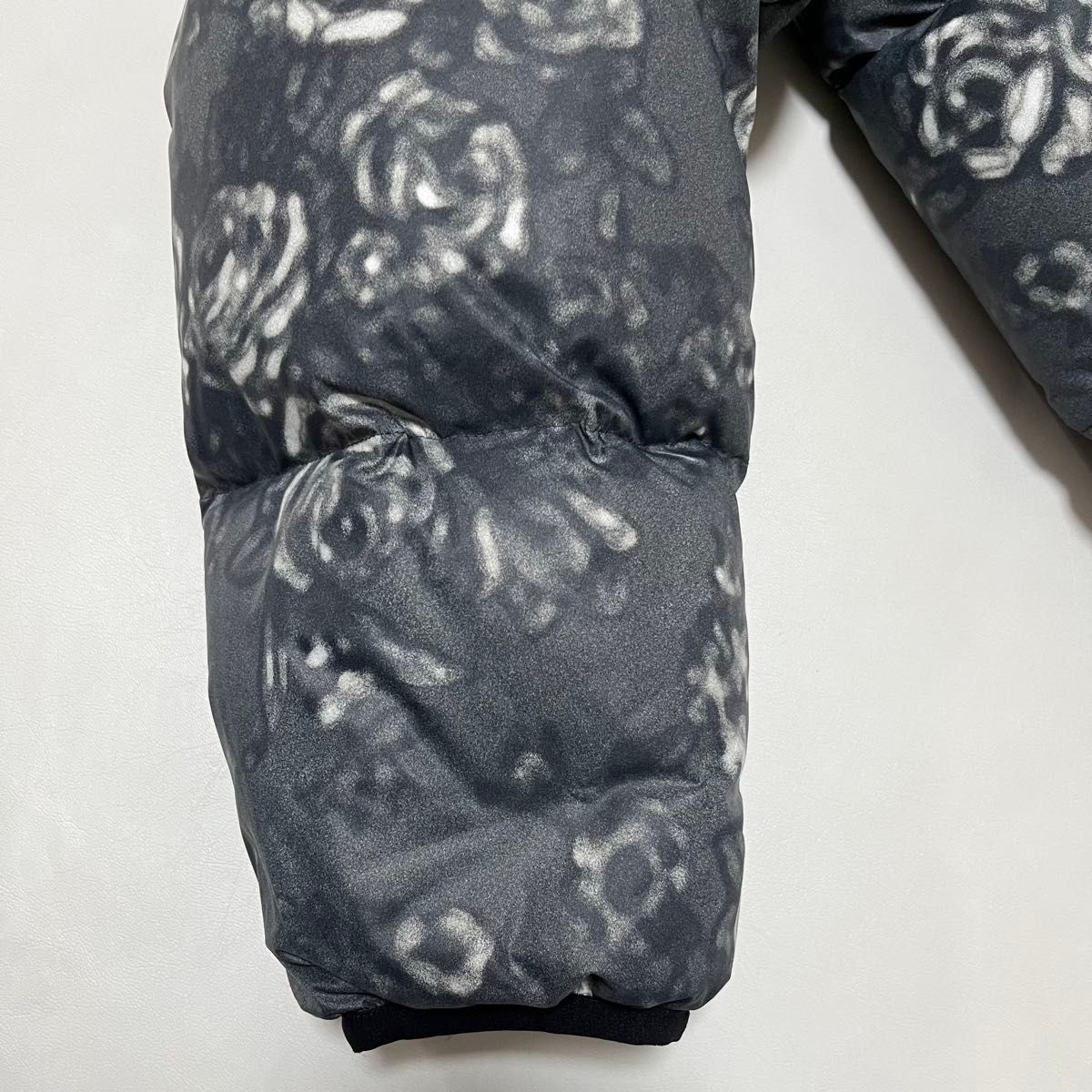 美品】thisisneverthat ネバザ 花柄ダウンジャケット グレー｜Yahoo