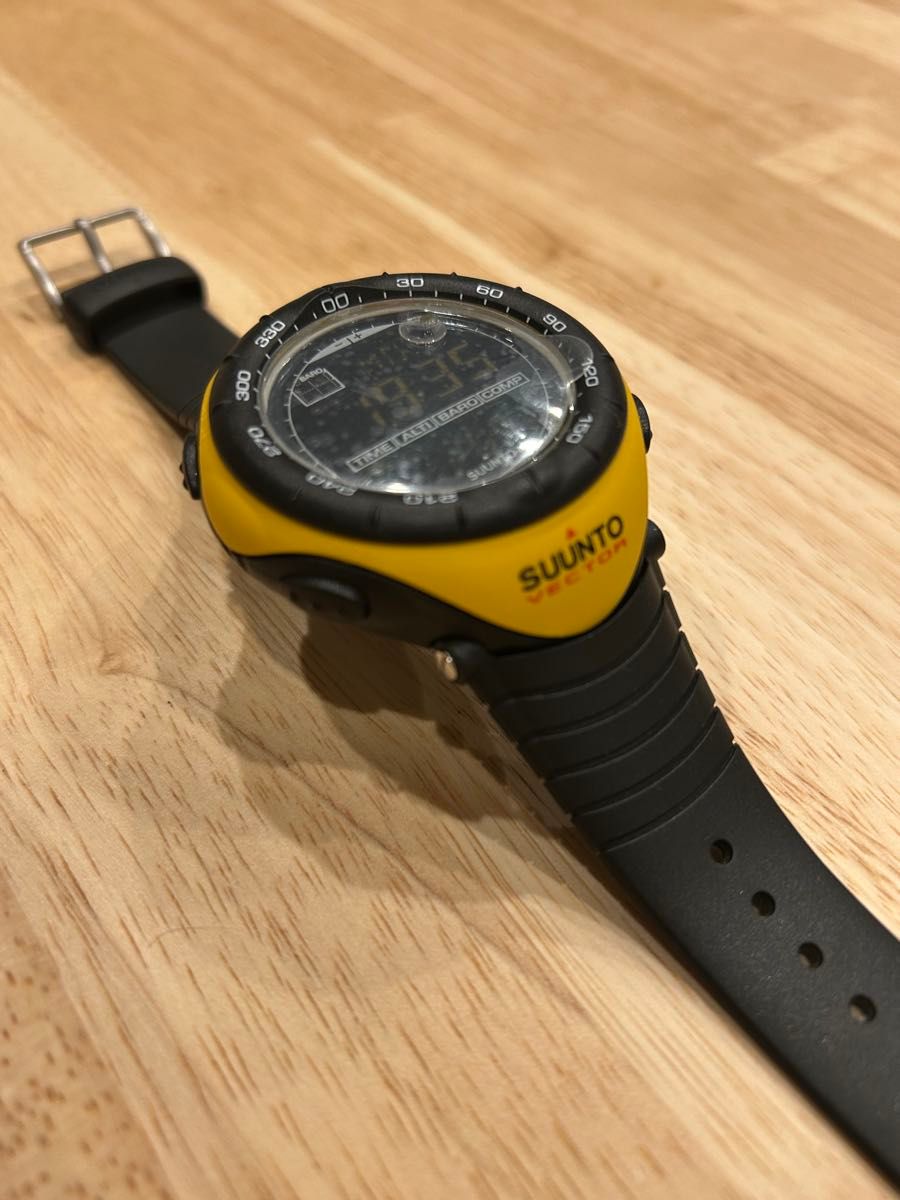 未使用品 SUUNTO VECTOR イエロー スント ベクター 腕時計｜Yahoo