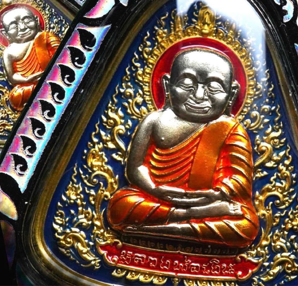 ルアンポーガーン師とワットタイナム寺院の金運護符 幸運と繁栄