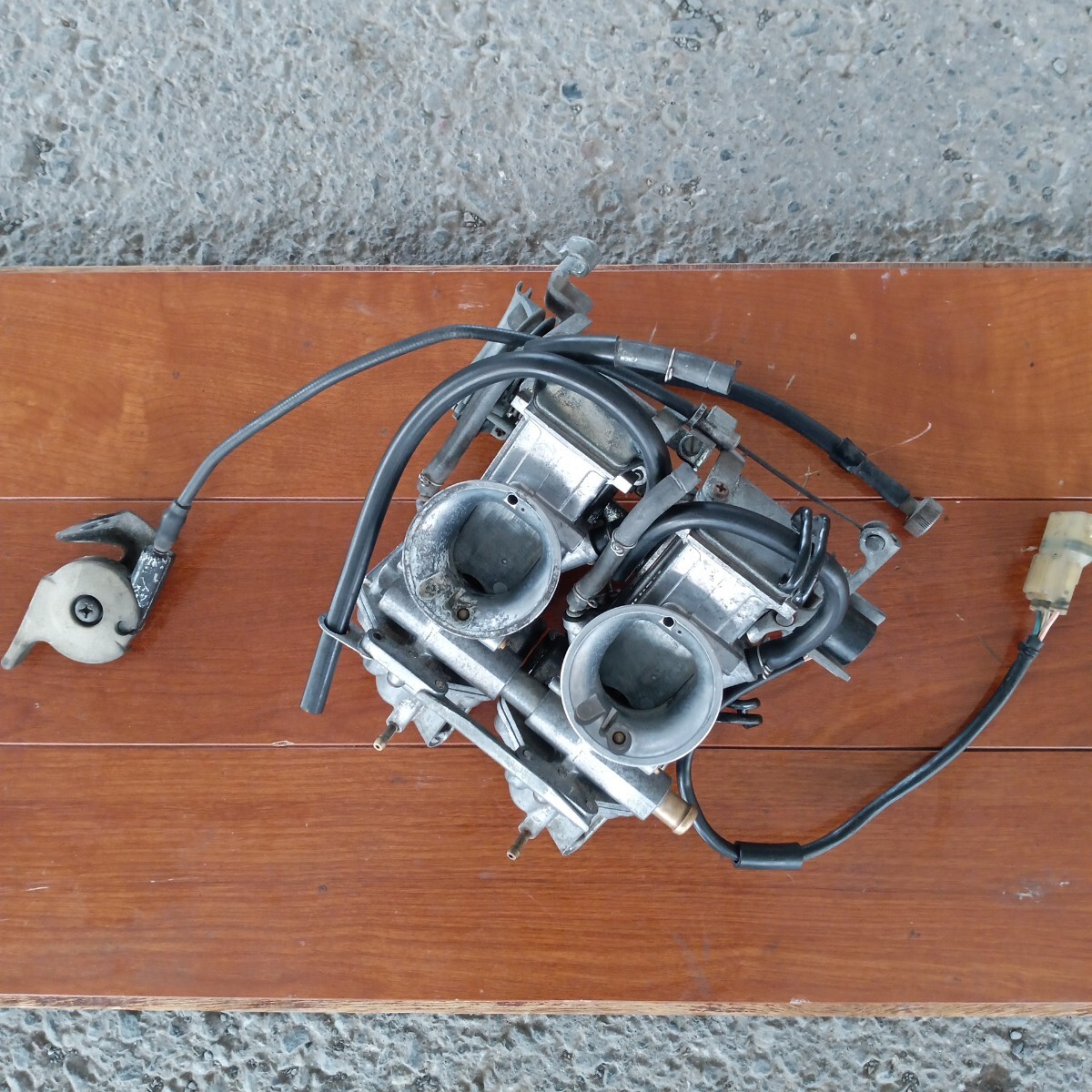 CORONA 石油ファンヒーター FH-DG3210Y-W ホワイト よごれま栓 - メルカリ