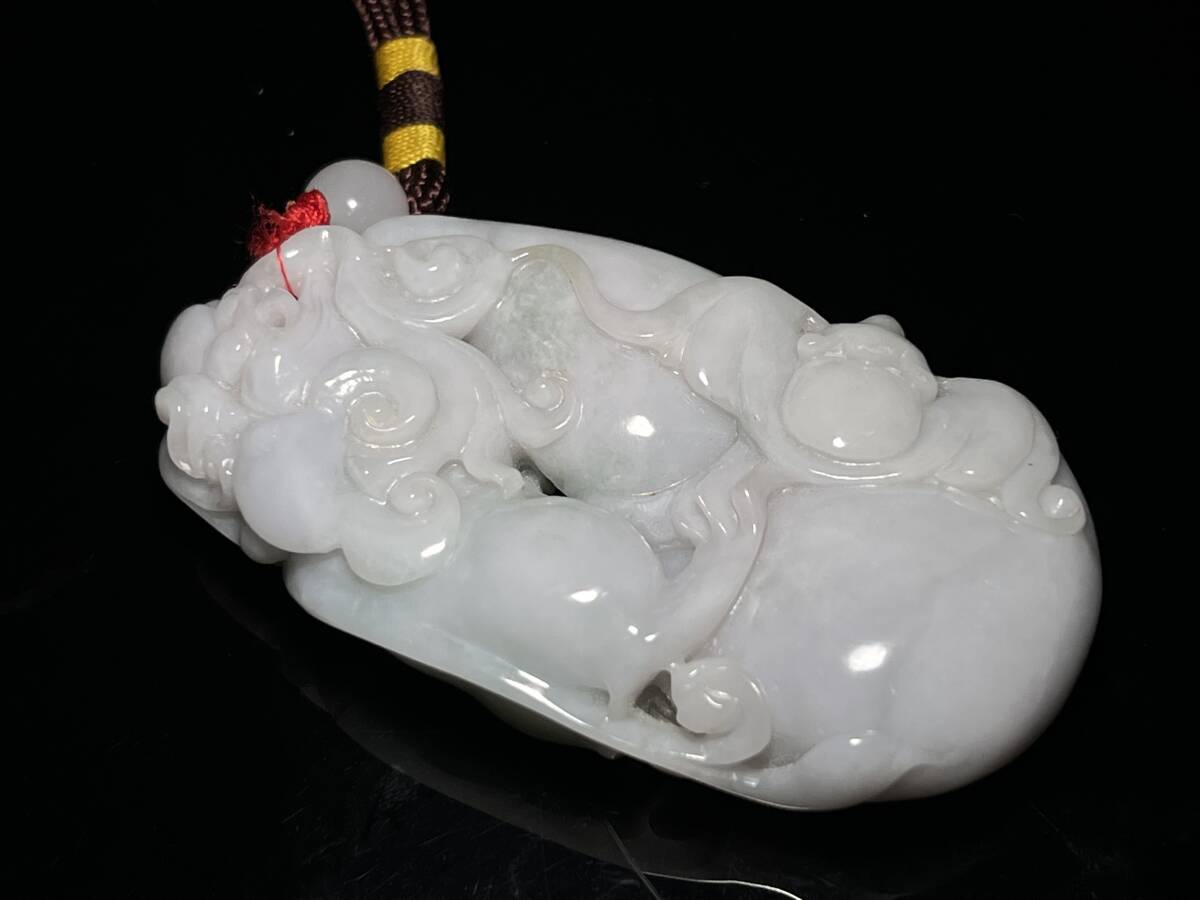 中国 玉 石細工 彫り物 根付 当時の札付き 翡翠【?】 工芸品 中国 玉