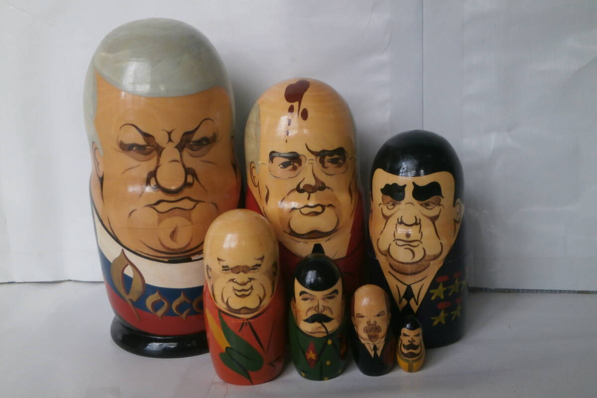 マトリョーシカ 人形 ロシア 歴代大統領 書記長 指導者 皇帝 工芸品