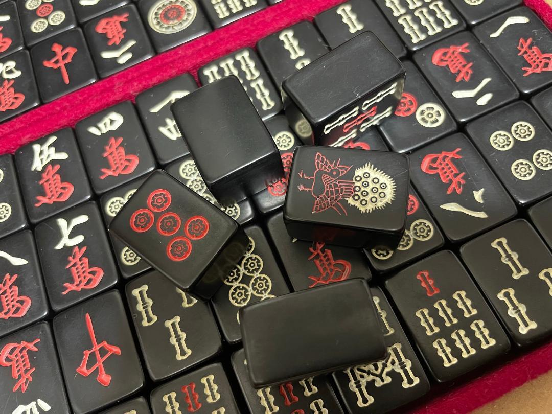 石鹸で洗濯したのでピカピカ綺麗 麻雀牌 黒牌 オールブラック 石鹸で洗濯