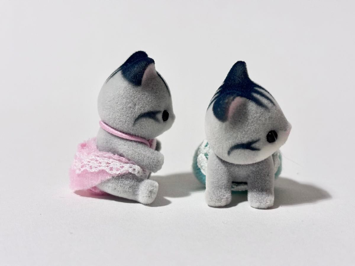 シルバニアファミリー グレイッシュネコのふたごちゃん＋哺乳瓶＋