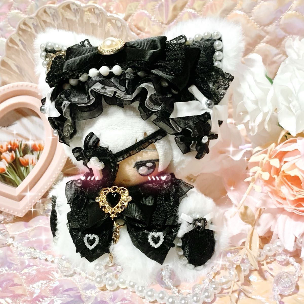 おすわりぬい服 ぬい服 ちびぐるみ 11cm 白×黒 フリル眼帯ねこちゃん