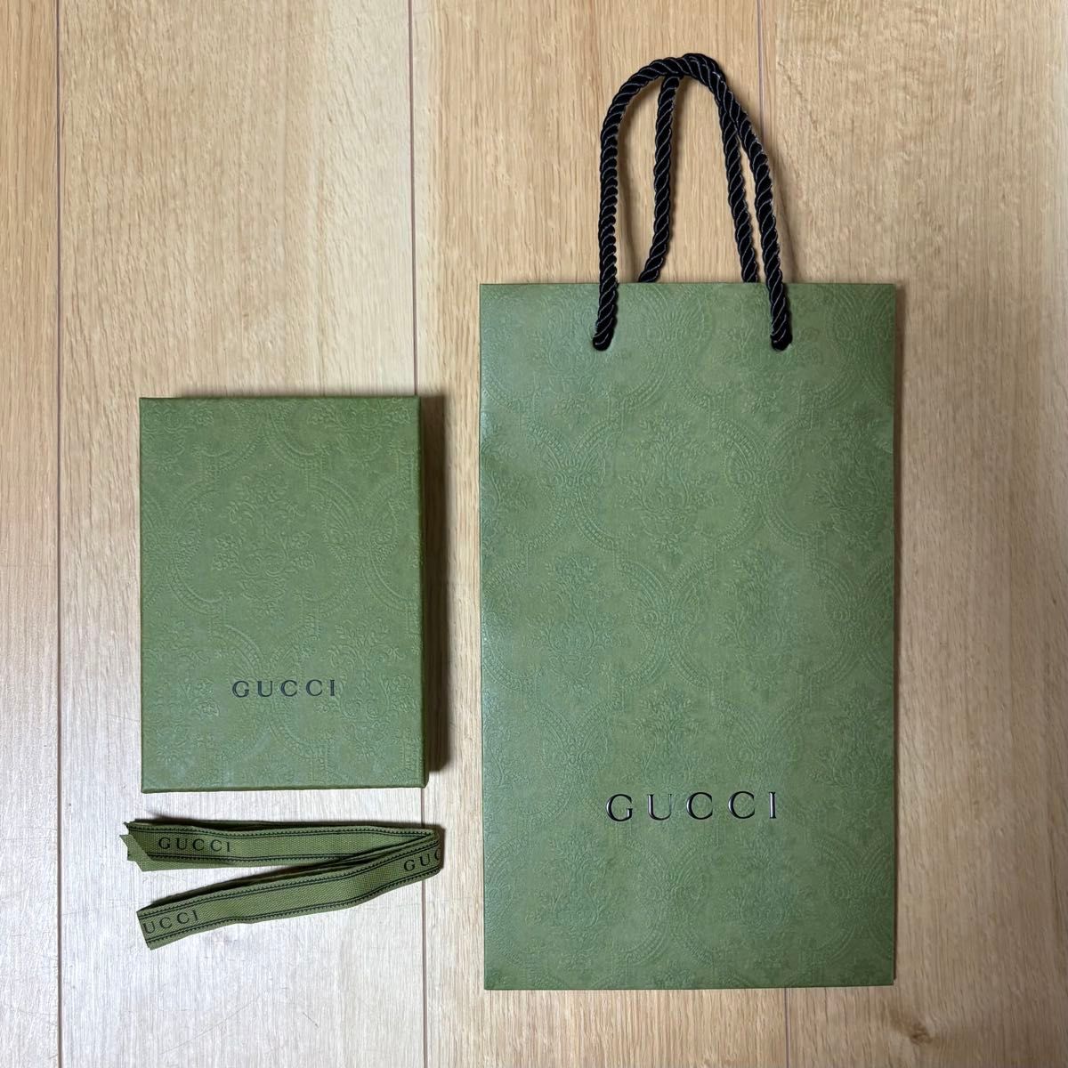 GUCCI グッチ 空き箱 空箱 ショッパー 化粧箱 ブランド紙袋 リボン 緑