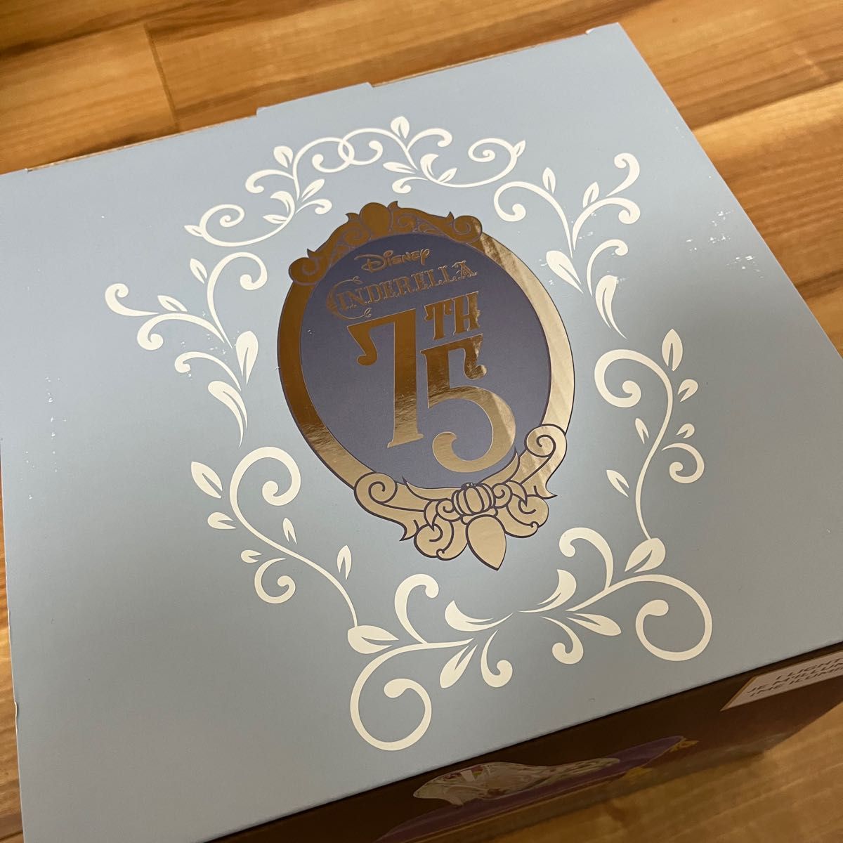 ディズニーストア シンデレラ フィギュア ライトアップ ガラスの靴