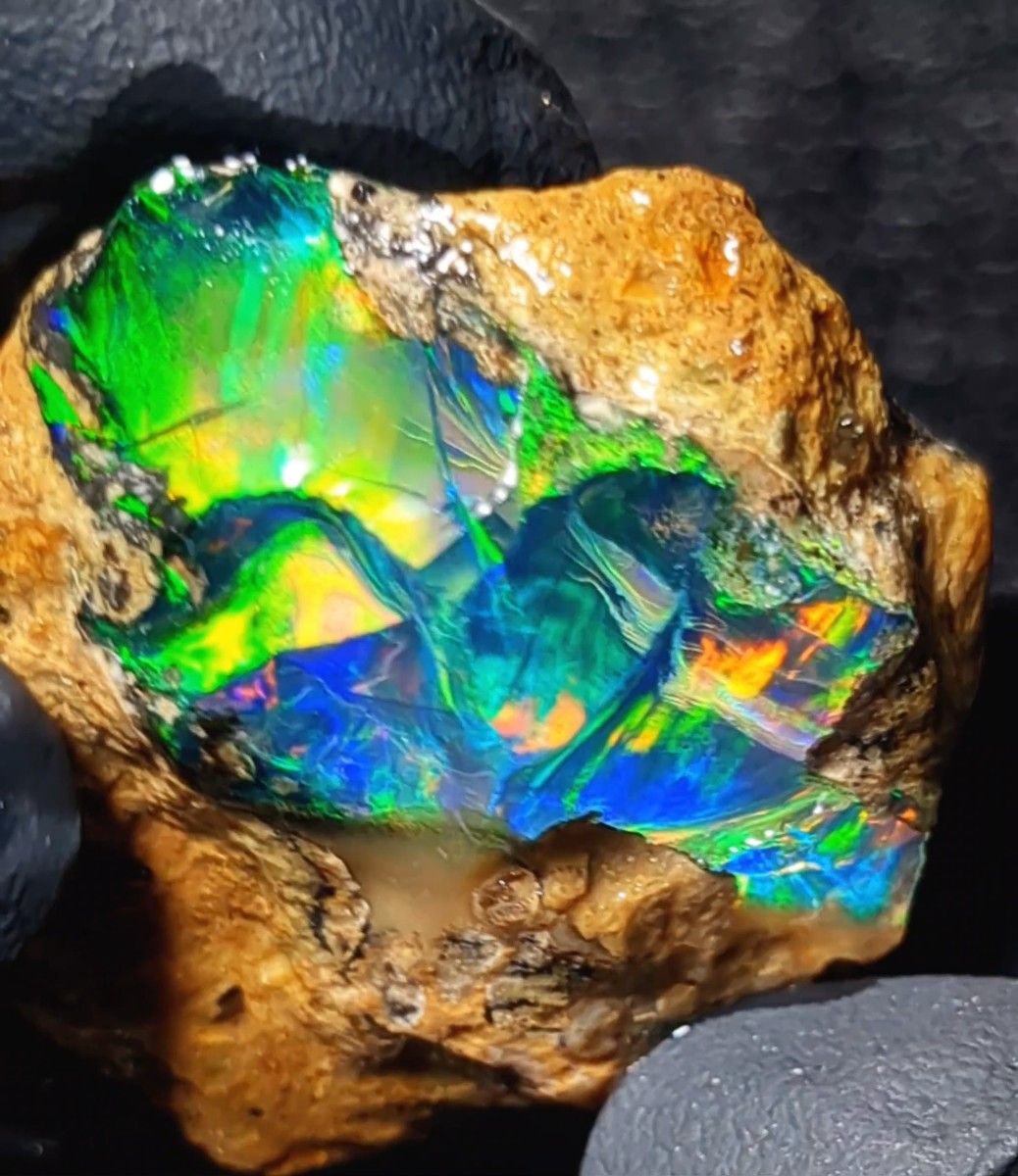 54ct】エチオピア オパール 原石 天然石 鉱物 標本 鉱石 ブルー 虹