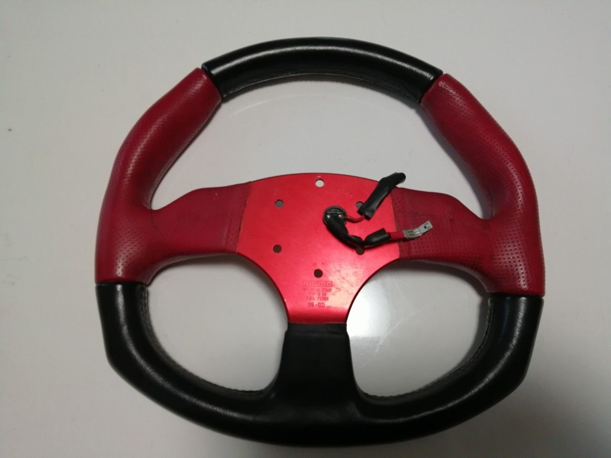 MOMO Commandステアリング 赤黒 MOMO Commandステアリング 赤黒 | MOMO