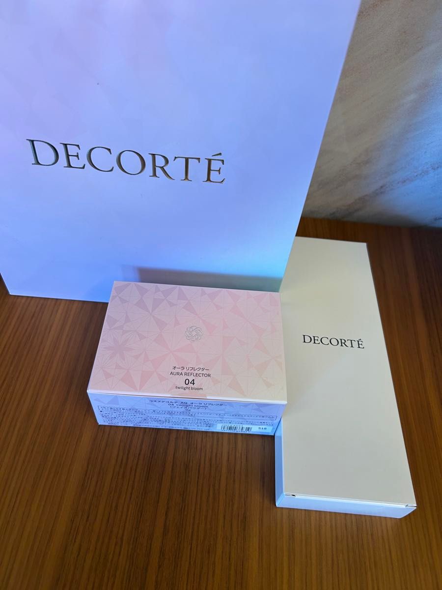新品未開封 コスメデコルテ AQ オーラリフレクター 限定色 04 フェイス
