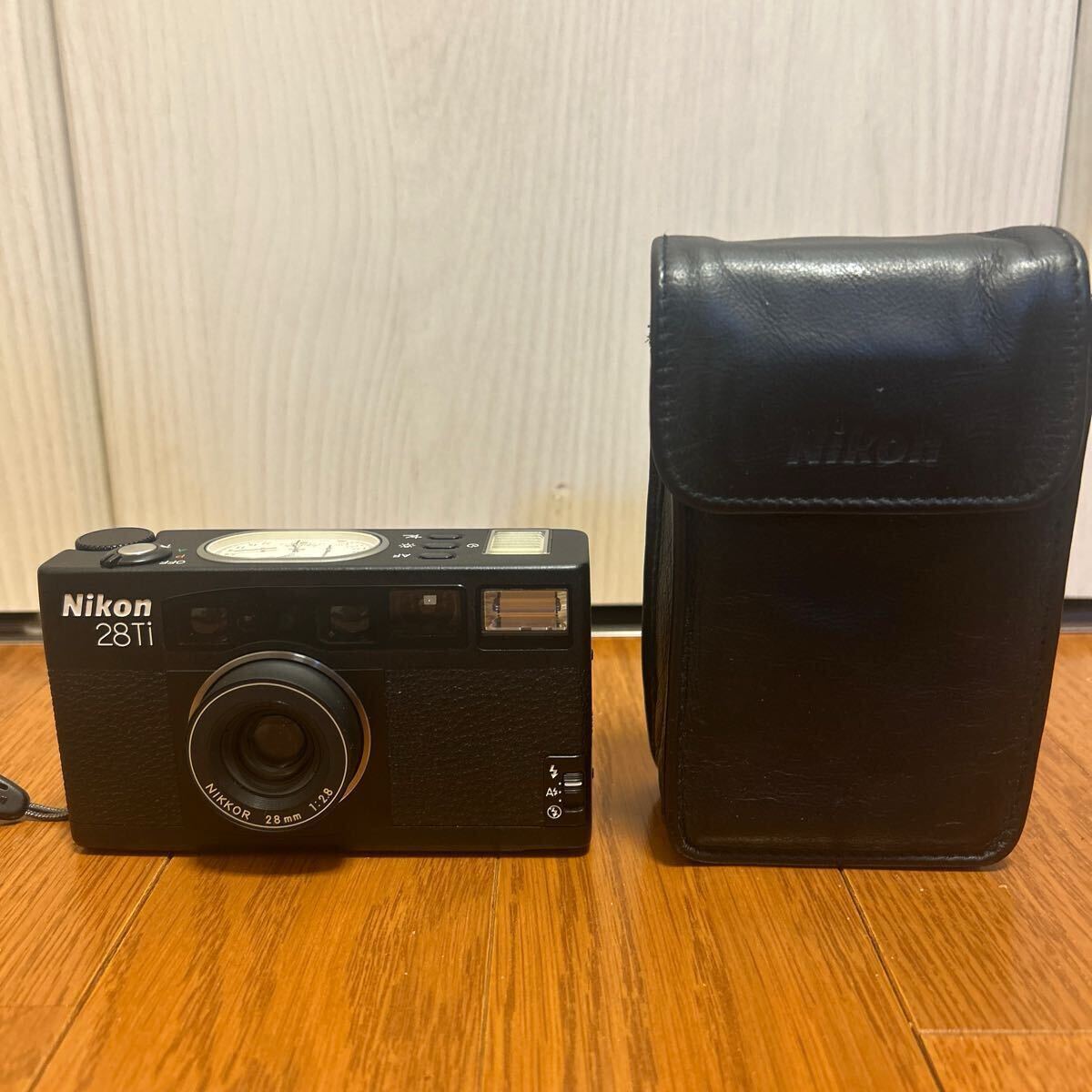 Nikon F100 動作未確認 動作未確認Nikon F100 ニコン フィルム一眼レフ