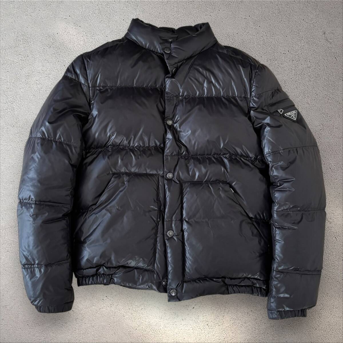 Yahoo!オークション - 美品 PRADA プラダ 三角ロゴプレート ナイロン