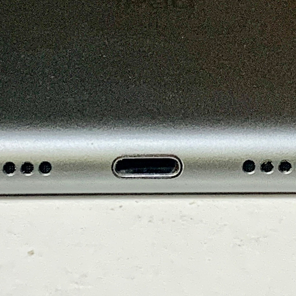 ほぼ未使用 充電1回のみ バッテリー100% iPad 第9世代 10 2インチ 64GB