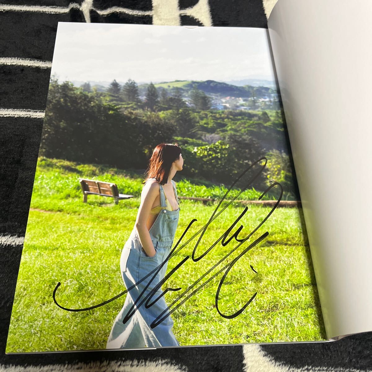 菊地姫奈 直筆サイン入り写真集「memory」新品未使用 Takeo