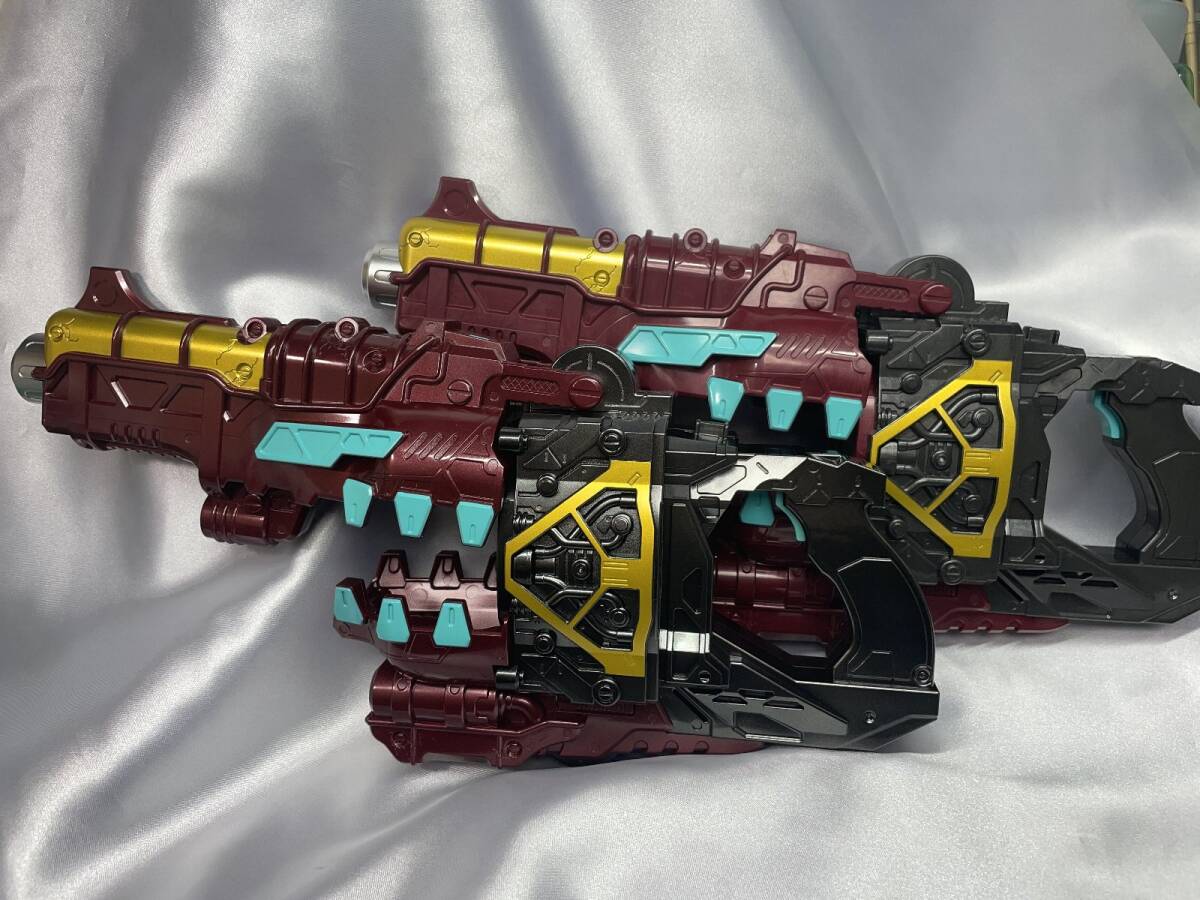Yahoo!オークション - 仮面ライダーガヴ DX変身銃ベイクマグナム 重塗