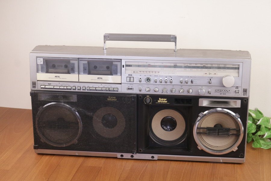 SHARP GF-909 ラジカセ シルバー SHARP GF-909 ラジカセ シルバー