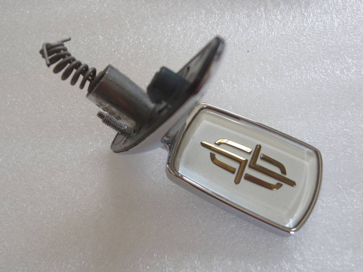 Yahoo!オークション - Y31セドリック ボンネットマスコット