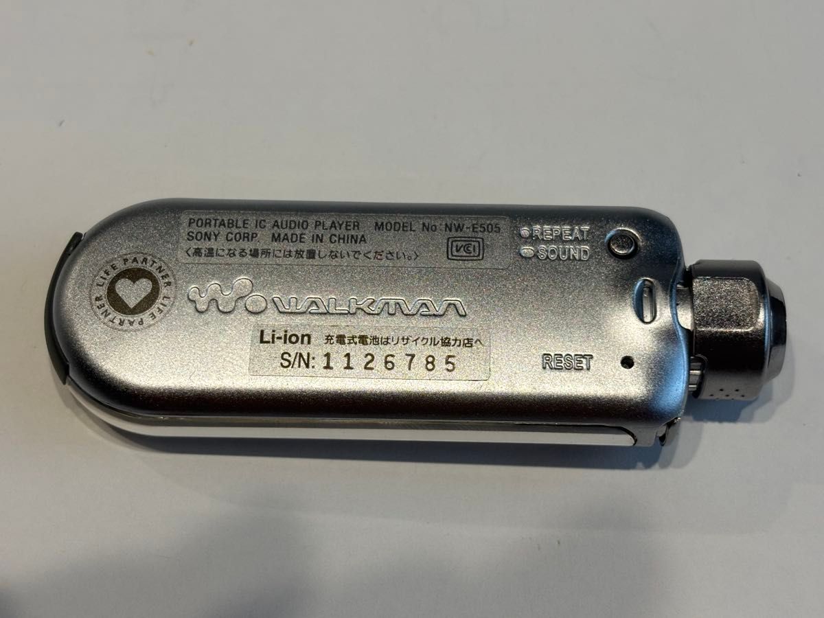 完動品】SONY WALKMAN ウォークマン NW -E505 充電と動作を確認済み