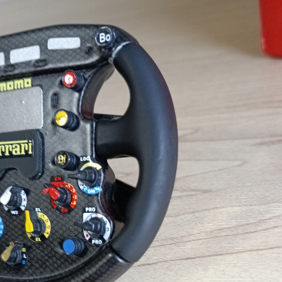 フェラーリ F1 F2002 ライセンスステアリングホイール レプリカ 1/4