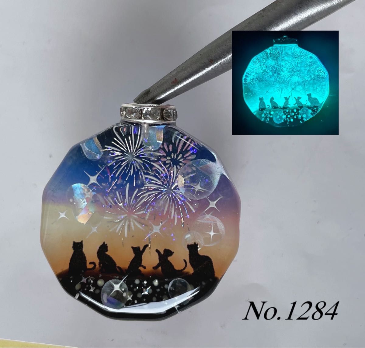 レジン/花火と子猫達 蓄光 オルゴナイトネックレス｜Yahoo!フリマ（旧