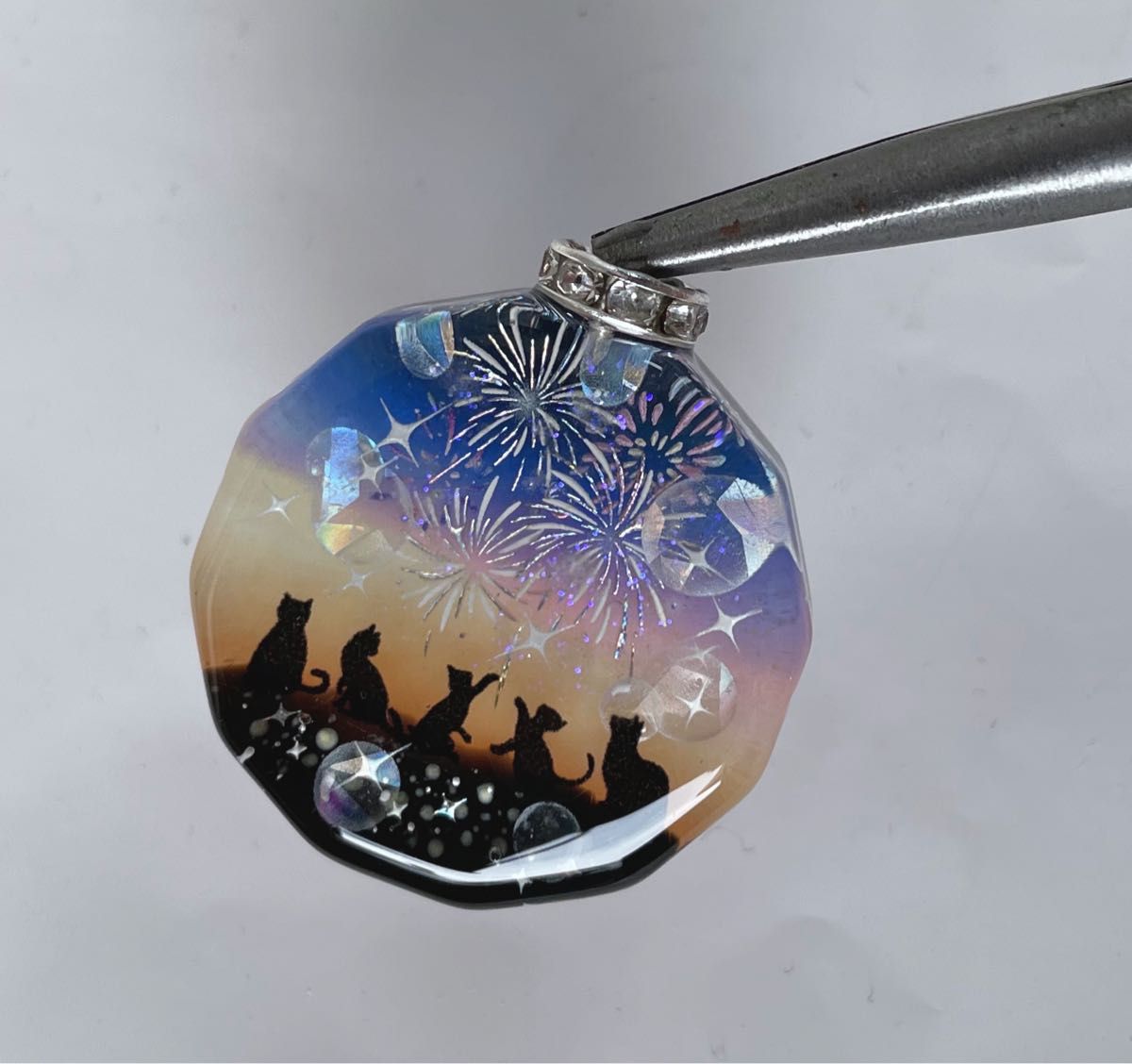 レジン/花火と子猫達 蓄光 オルゴナイトネックレス｜Yahoo!フリマ（旧