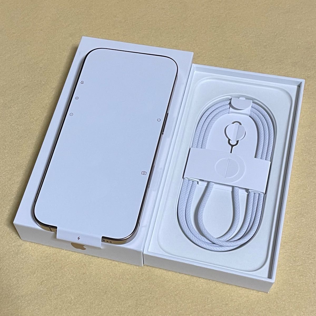 新品/未使用】iPhone 16 Pro 256GB デザート 一括購入/Apple版SIM