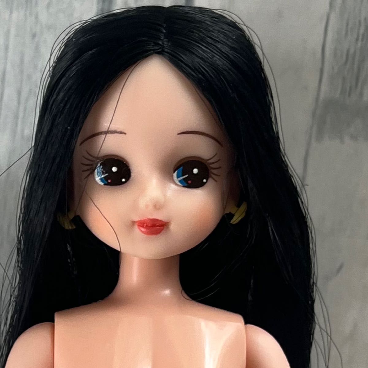 リカちゃんキャッスル リカちゃん 黒髪 センター分け 前髪なし お人形