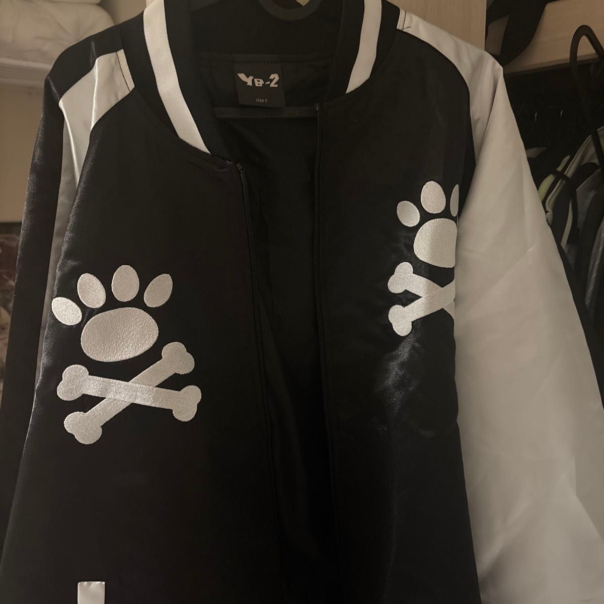 戌神ころね 活動5周年記念グッズ 2024 スカジャン ころねが着ている