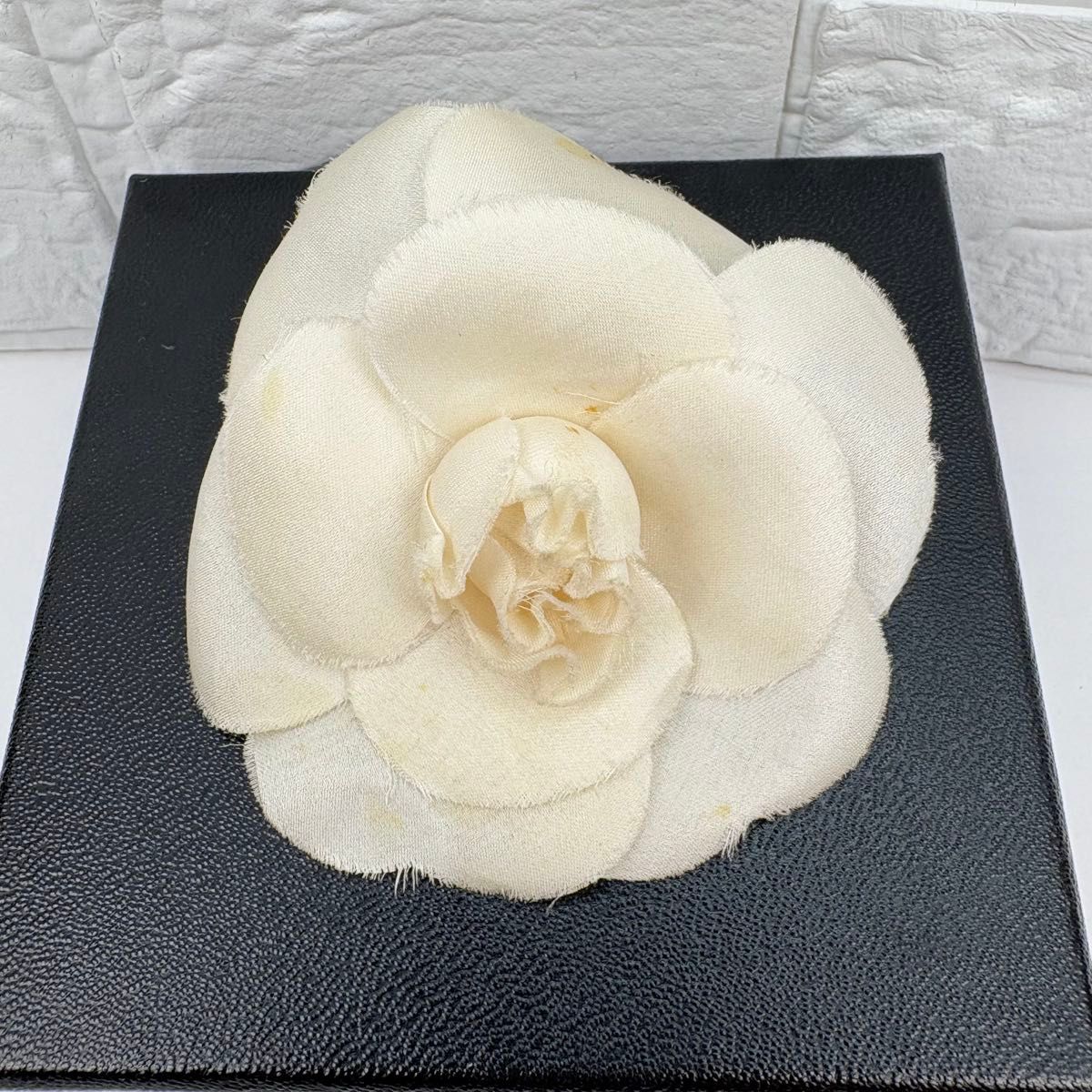 シャネル CHANEL ブローチ コサージュ カメリア フラワー 花 白