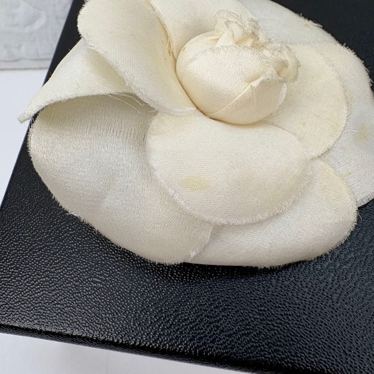 シャネル CHANEL ブローチ コサージュ カメリア フラワー 花 白