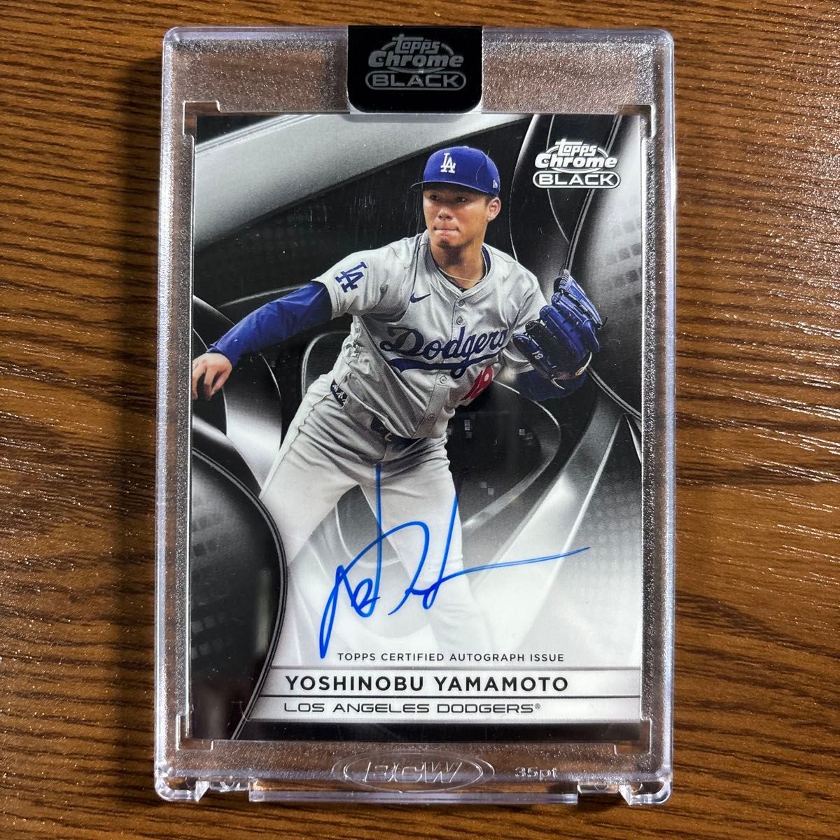 2025 TOPPS CHROME BLACK 山本由伸選手 直筆サインカード｜Yahoo